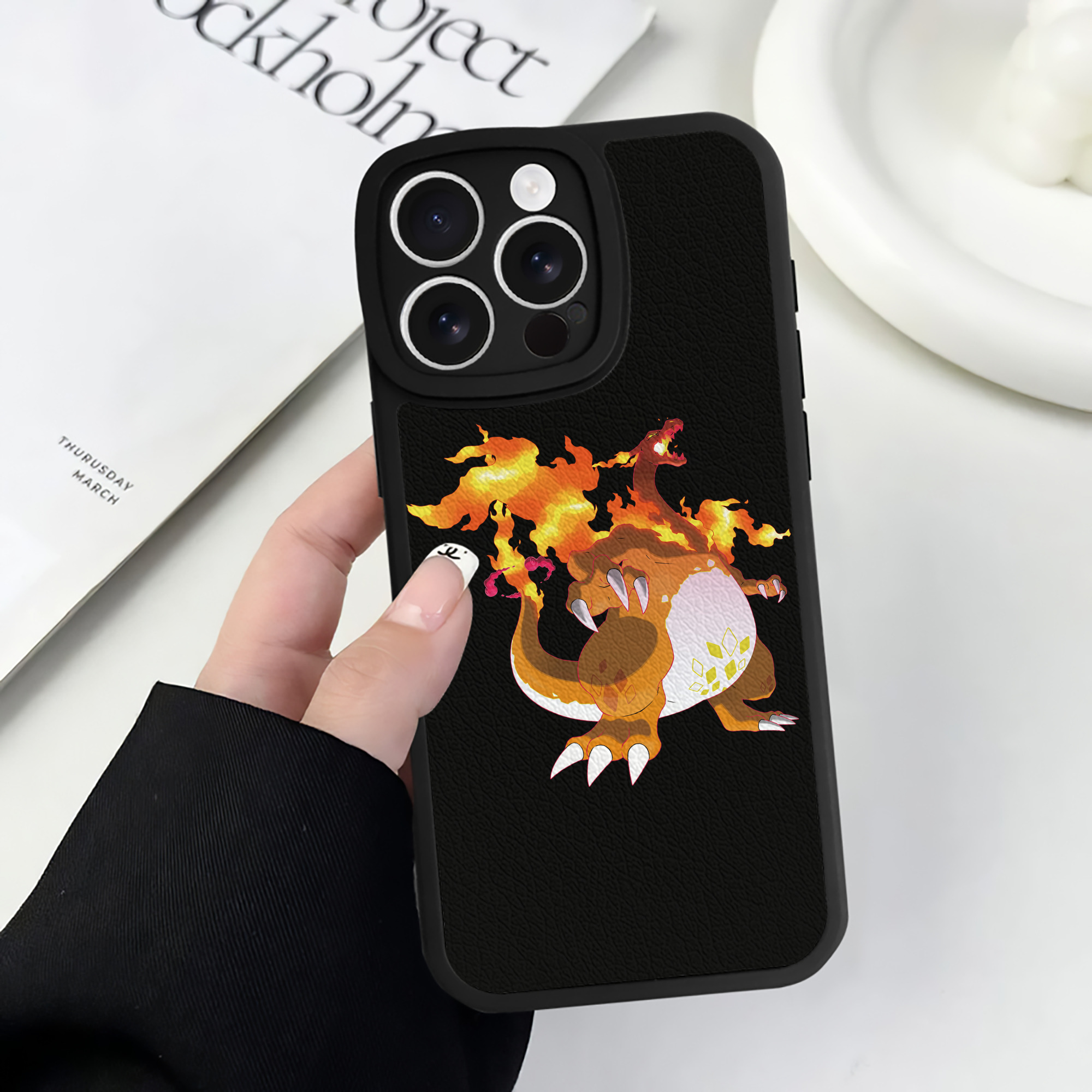 （画像用） ポケットモンスター Pokémon 【iPhone 16シリーズ対応】シリコンスマホケース（レザー調） 材質：シリコン